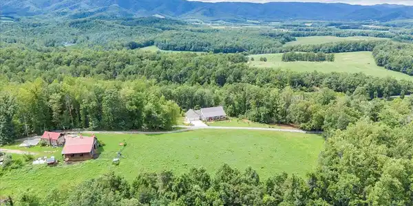 278 & 280 Woodwinds RD