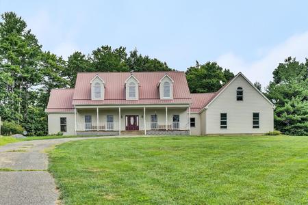 835 CLAYBANKS DR