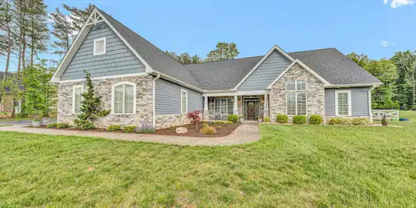 700 Thornblade WAY