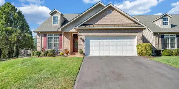 52 Pondview CT