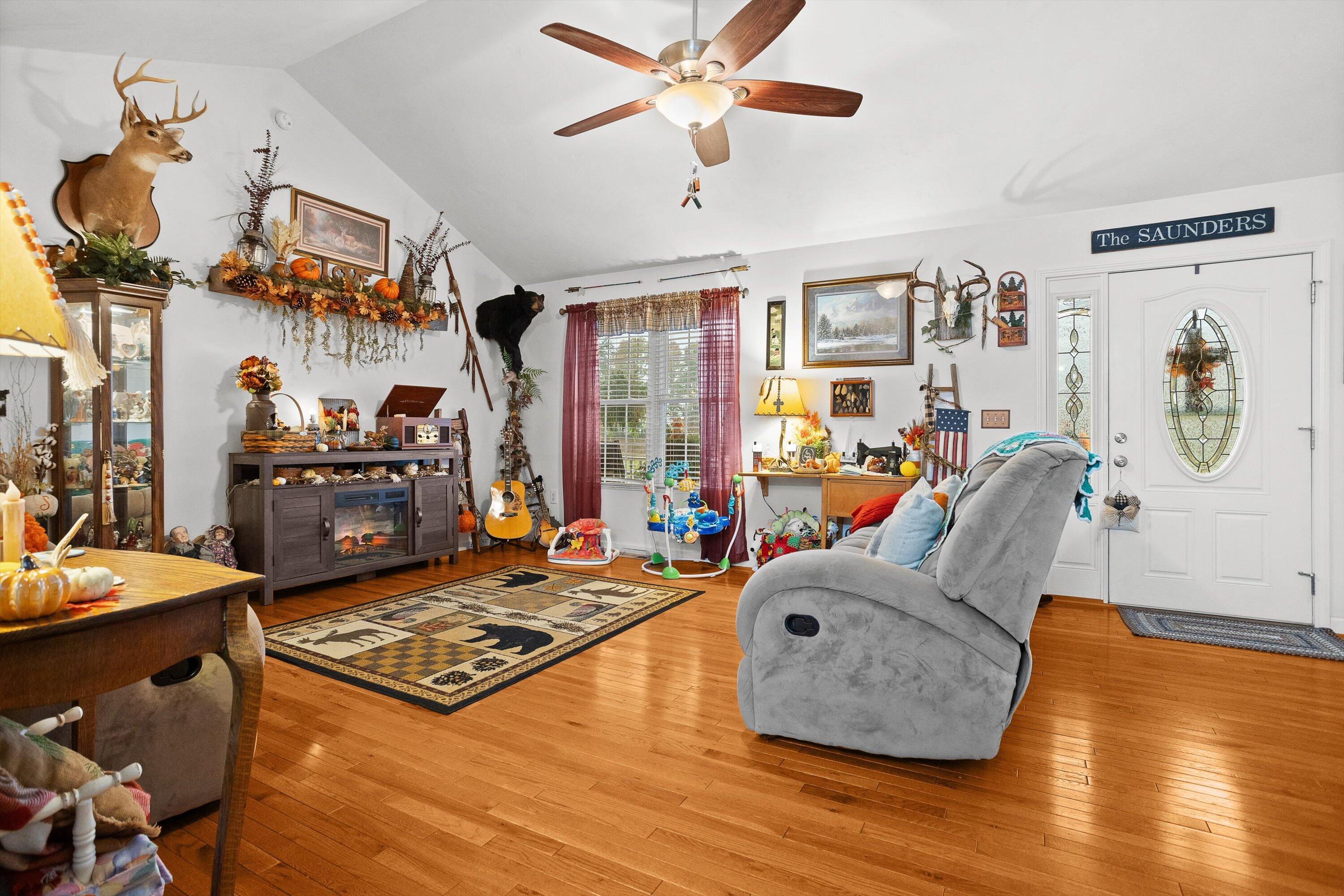 Image 3: 01-4348 Stewartsville Rd_02