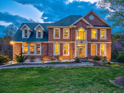 699 Twin Oak DR