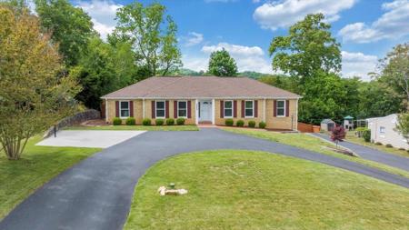 4949 Grape Tree LN