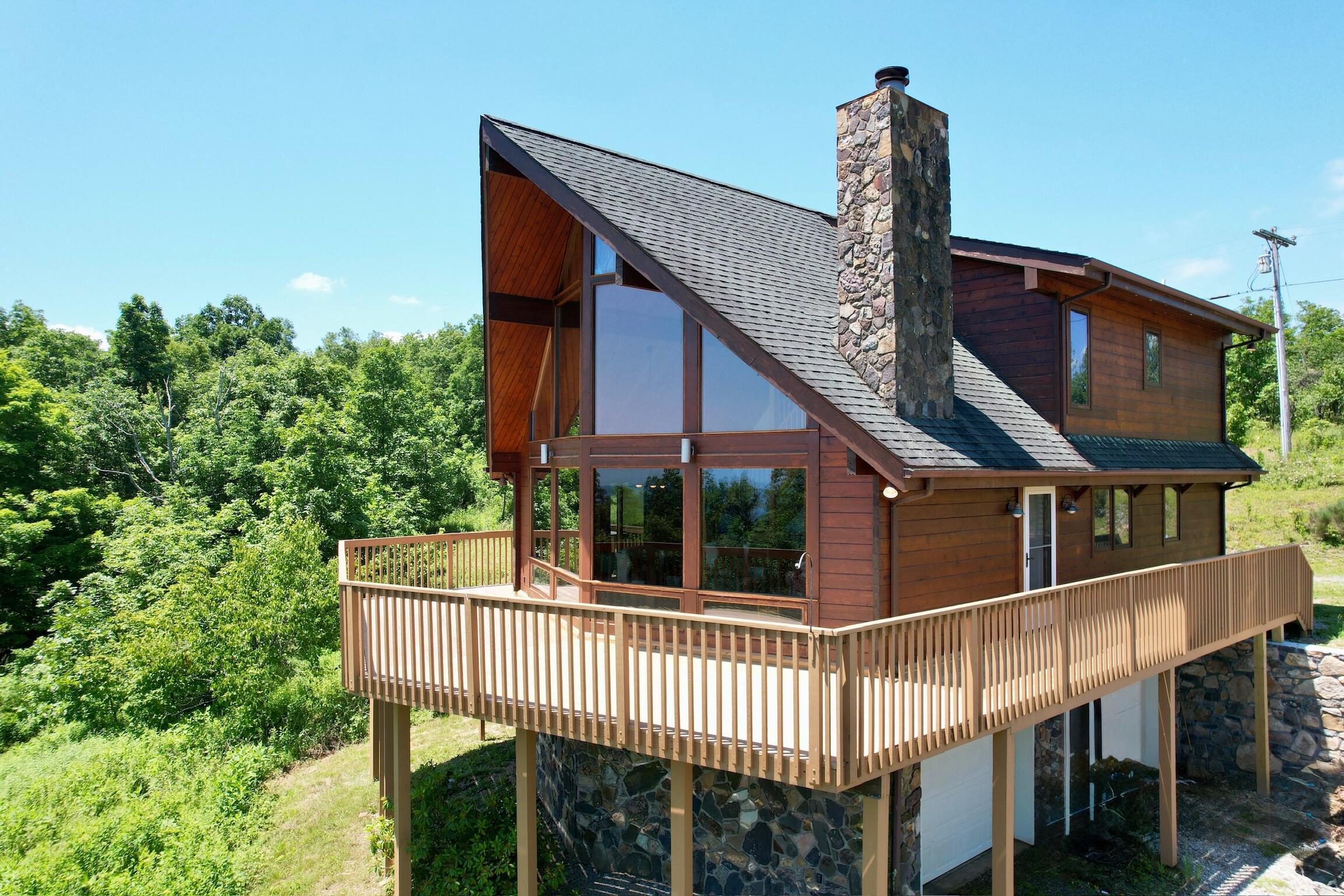 Image 2: 3850 Potts Mountain