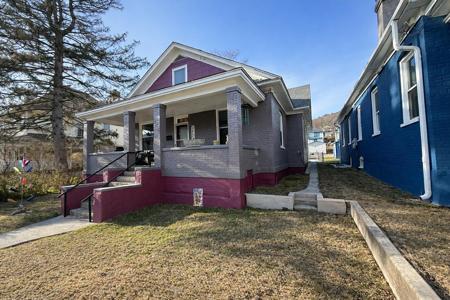 120 W Ridgway ST