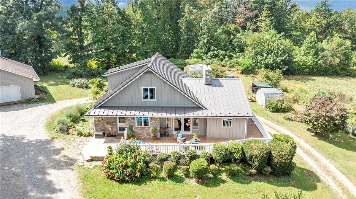 Image 1: Well Maintained Home