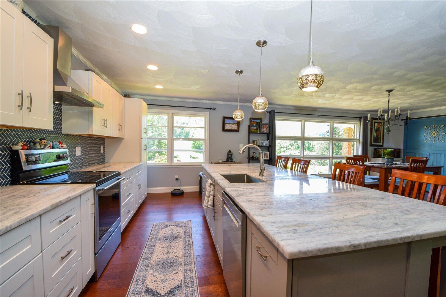 Image 3: 10-8029 Hilltop-10