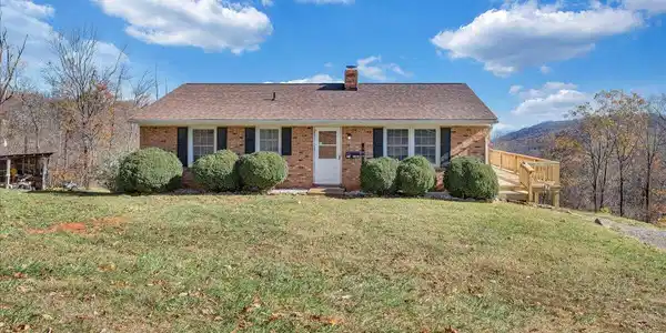 1891 Fosters Knob RD