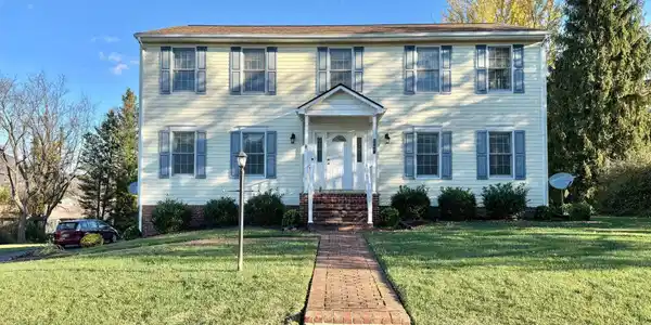 8221 Olde Tavern RD