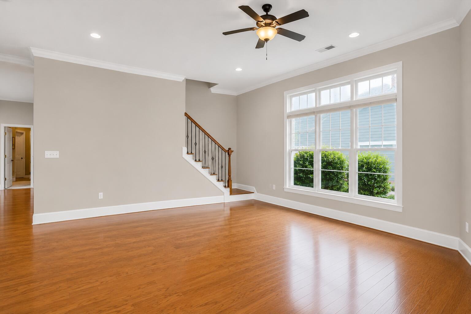 Image 3: Sitting room
