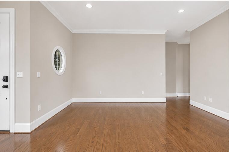 Image 4: neutral_ground_sitting_room