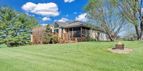 48 Lugar LN