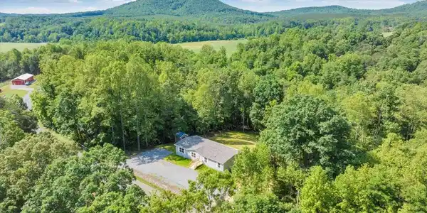 1616 Hickman RD