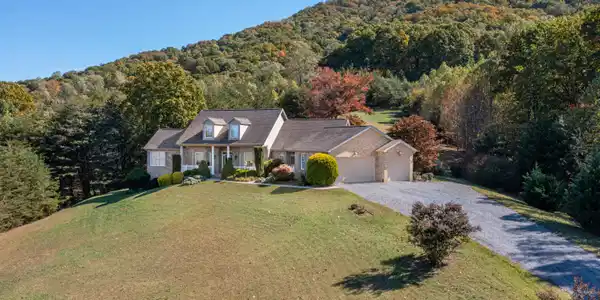 5250 Glade Creek RD