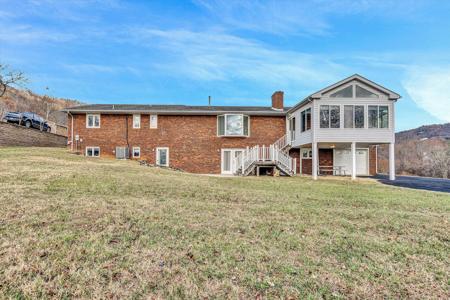 3918 Poplar Grove DR