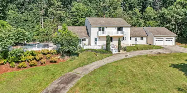 581 Windfield LN