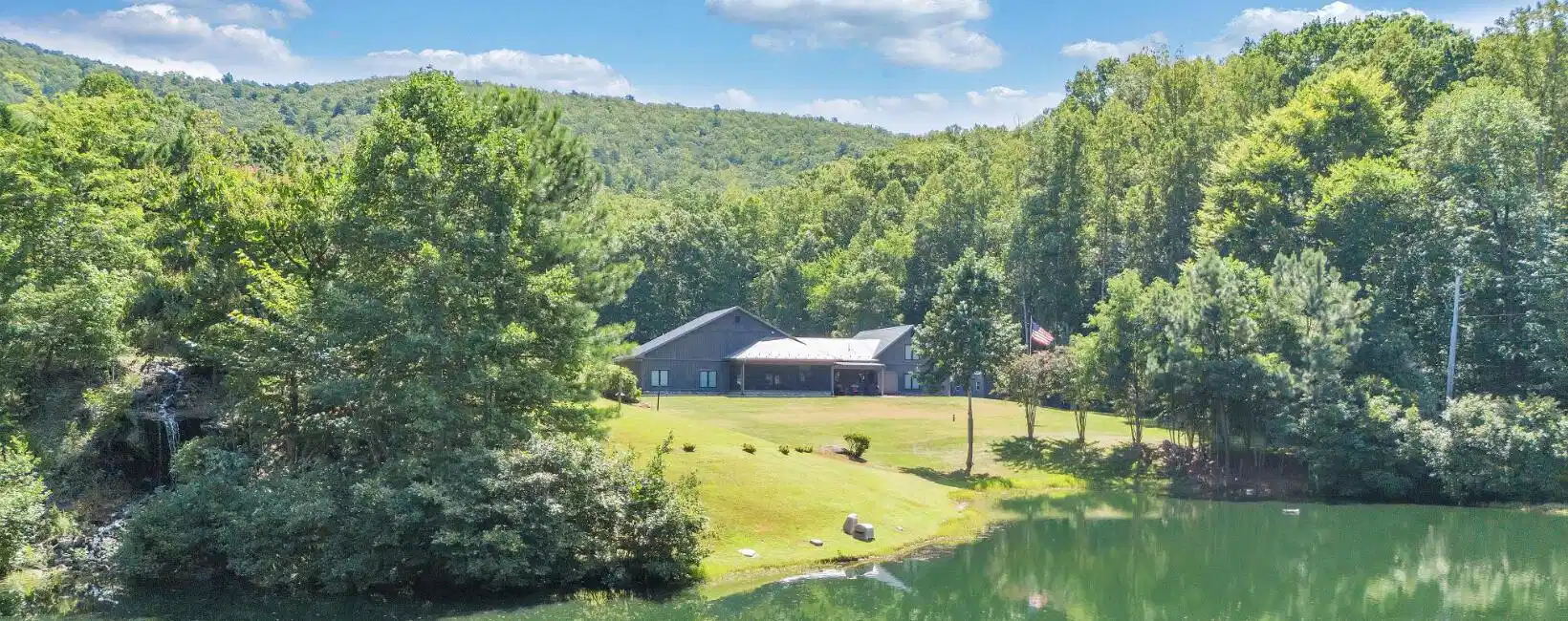 Image 1: Privacy, acreage, pond, 41x80 barn