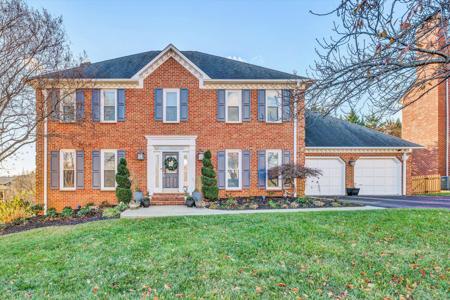 8306 Strathmore LN