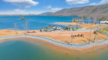 118 Lakeport CIR