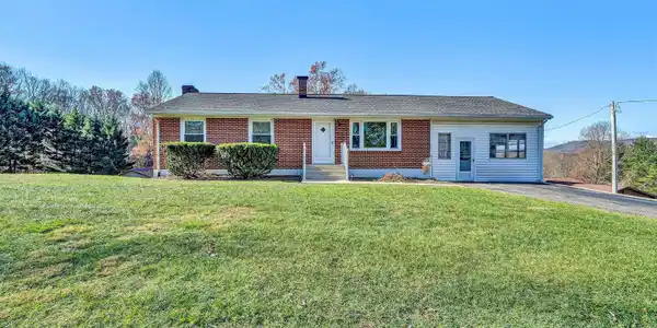 6683 Crowell Gap RD