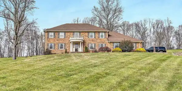 7151 Hollyberry RD