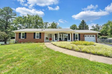 136 Grimes ST