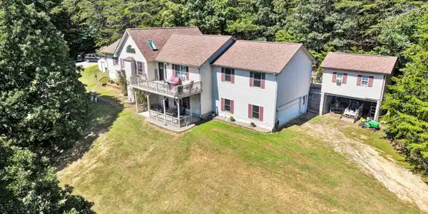 38 Pine Ridge