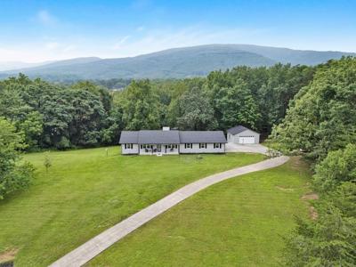 1544 Deborah LN