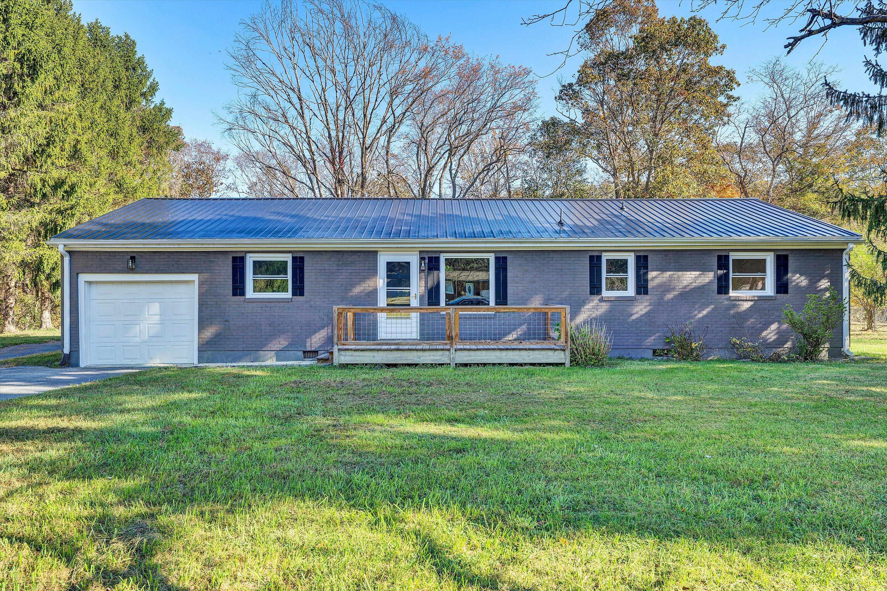 Image 2: 02-SGP-02061