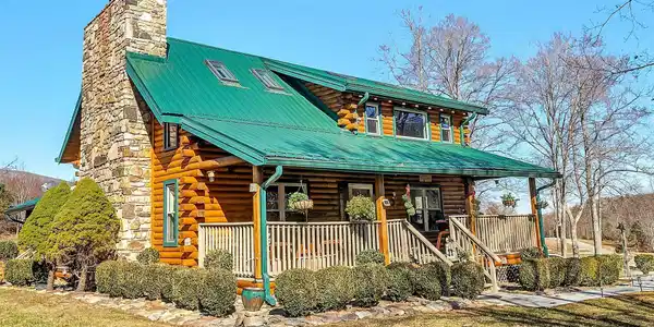 1504 Hutchison RD