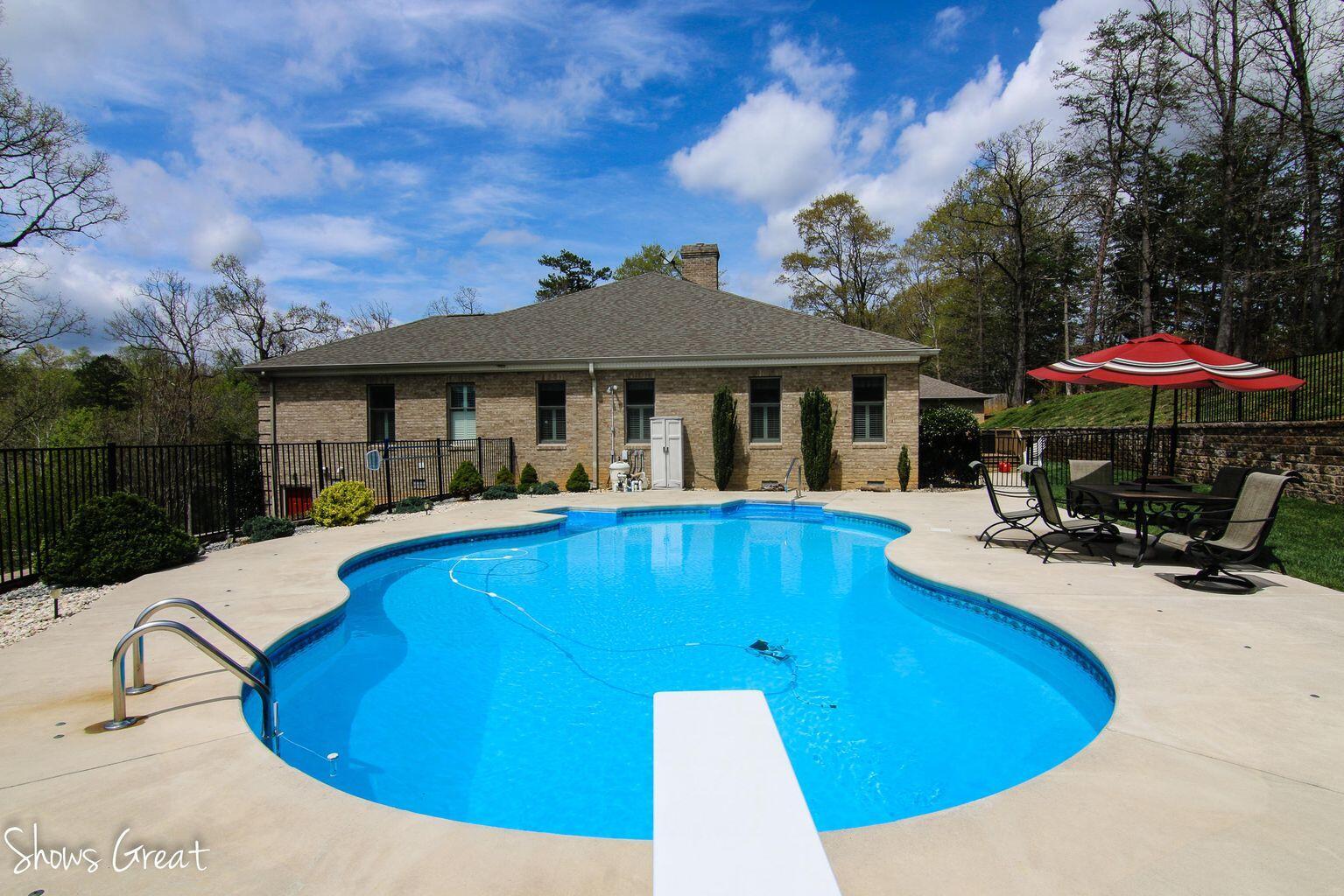 Image 3: 294 Heritage Pool Open