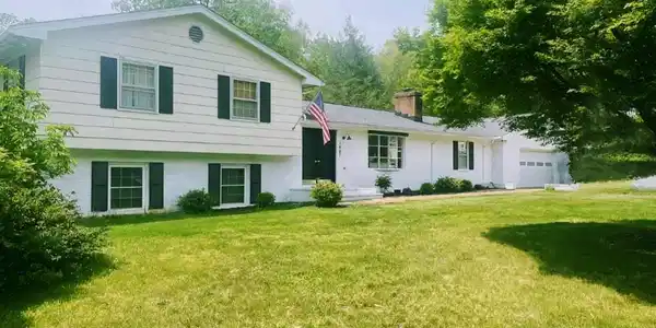 1407 Russell DR