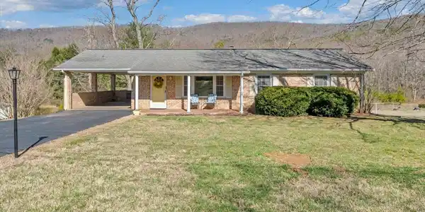 1846 Pineview DR