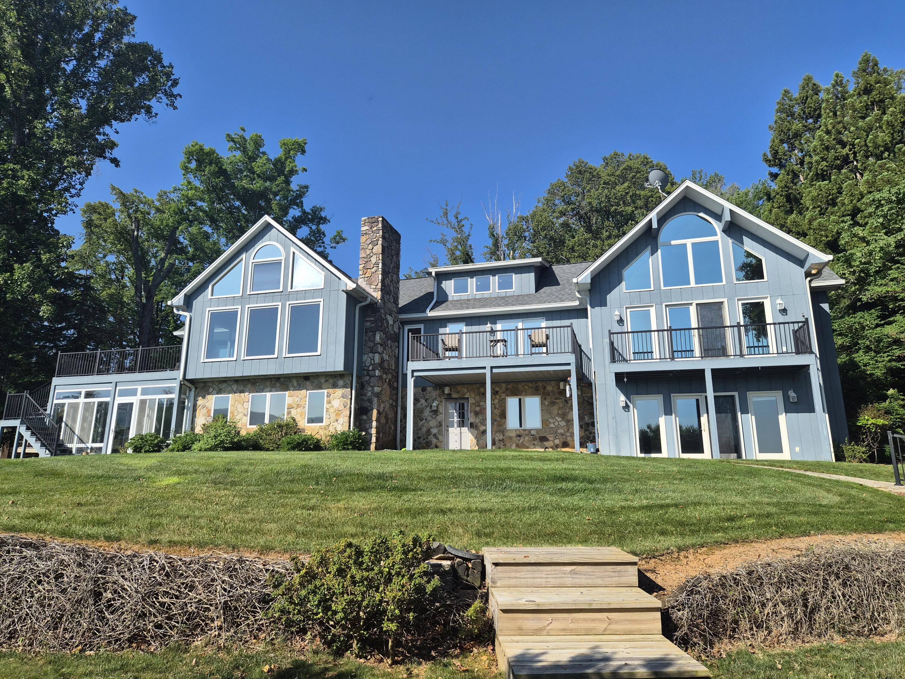 Image 1: Lakeview