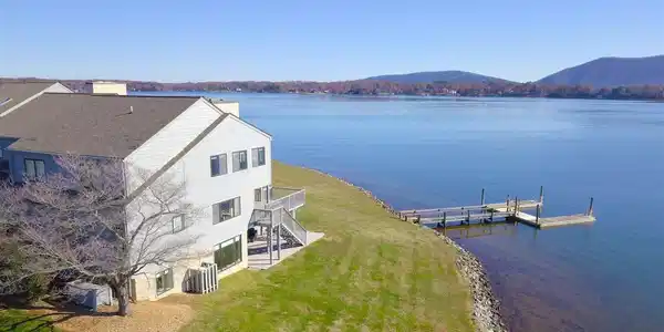 270 Peninsula Point DR