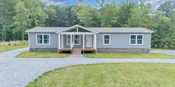 80 Strawberry Banks DR