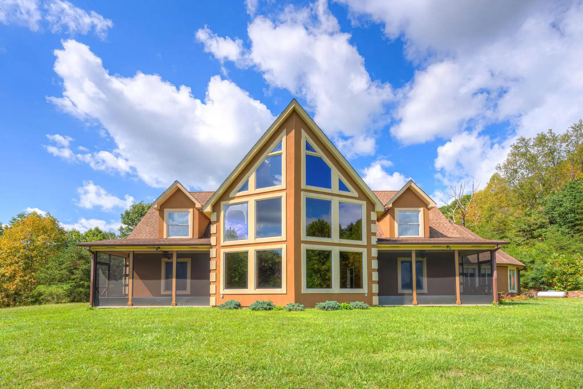Image 1: 3BR, 2 Full & 2 Half Bath on 154+ Acres
