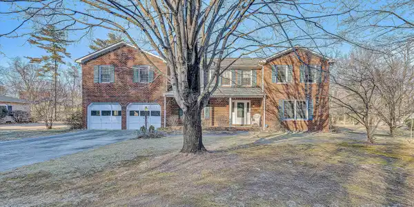 5847 Lakemont DR