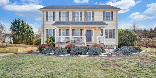 575 Brookfield LN