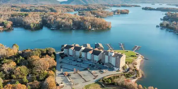 Image 2: The Pointe at Mariner's Landing