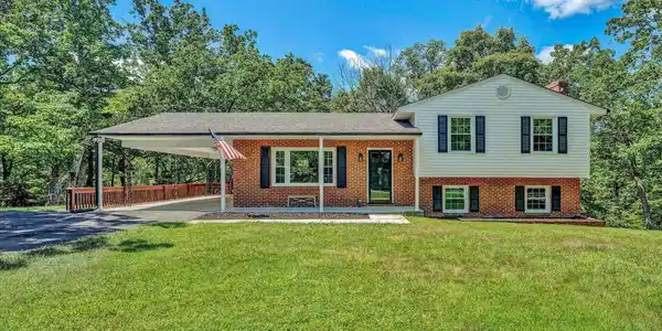 222 N Oakwood RD