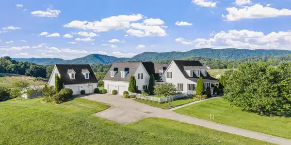 4513 Blacksburg RD
