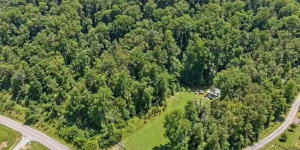 Image 3: 2-Cooper Cove Road