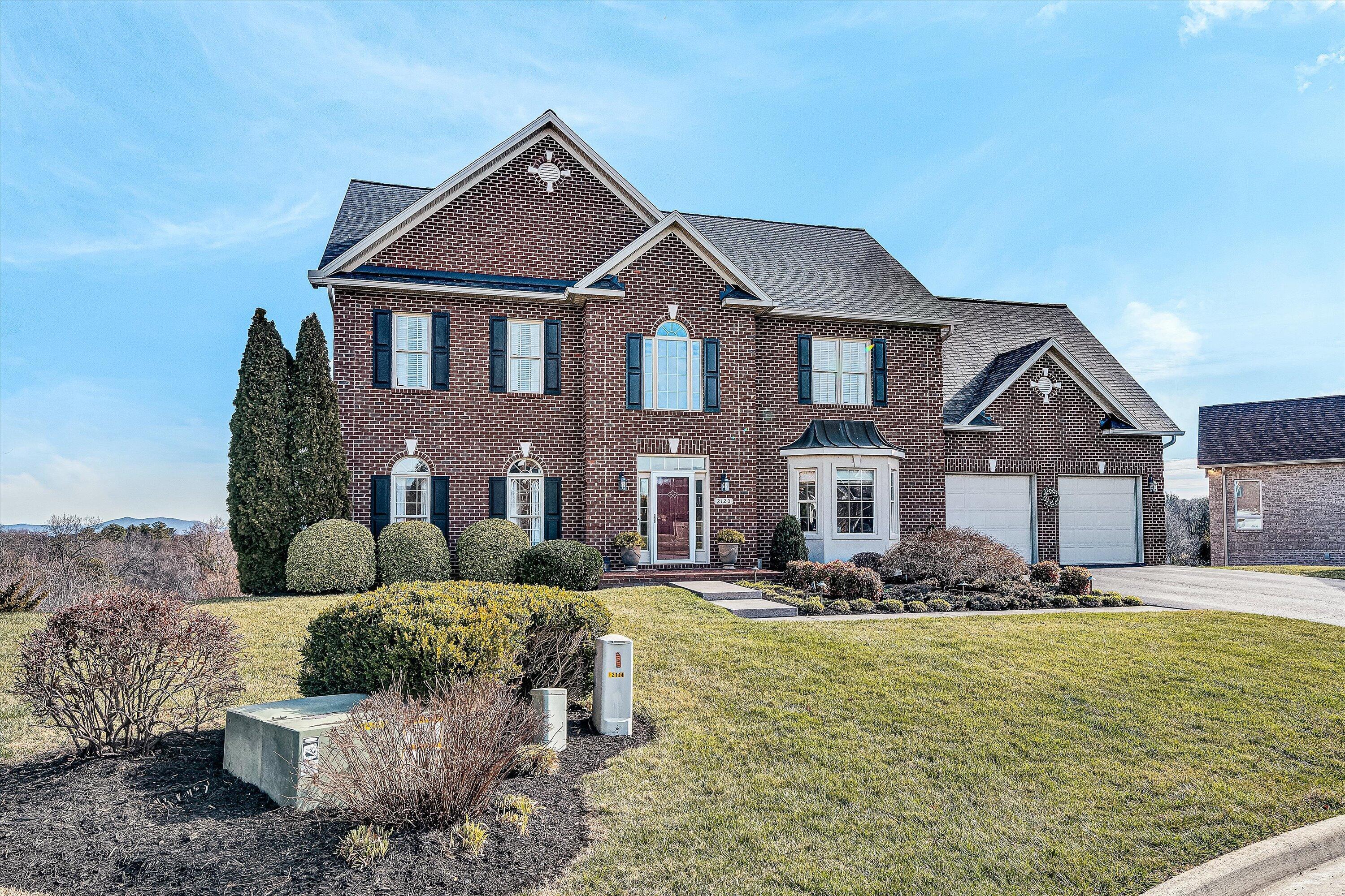 Image 2: 001-VM-08230