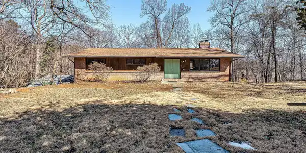 182 Dogwood LN