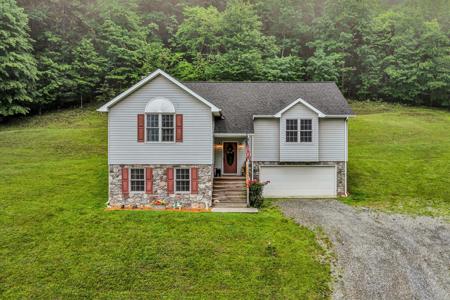 7123 Tall Oak LN
