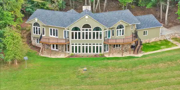 40 WOODS LANDING LN