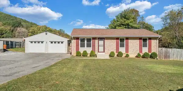 39 Chatham CIR