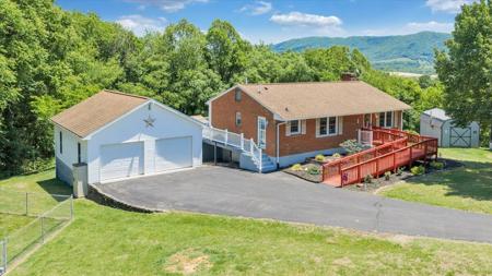 90 Berkshire CIR