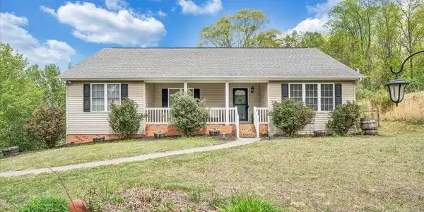 686 Pinehaven RD